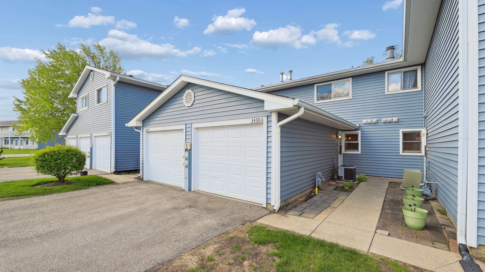 34306 N Birch Lane #16C, Gurnee, IL 60031 — exterior view