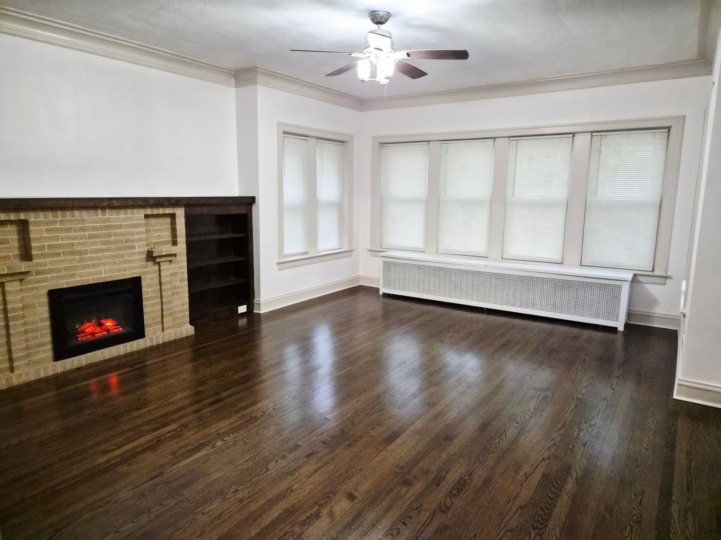 7826 S Bennett Avenue #1, Chicago, IL 60649 — exterior view