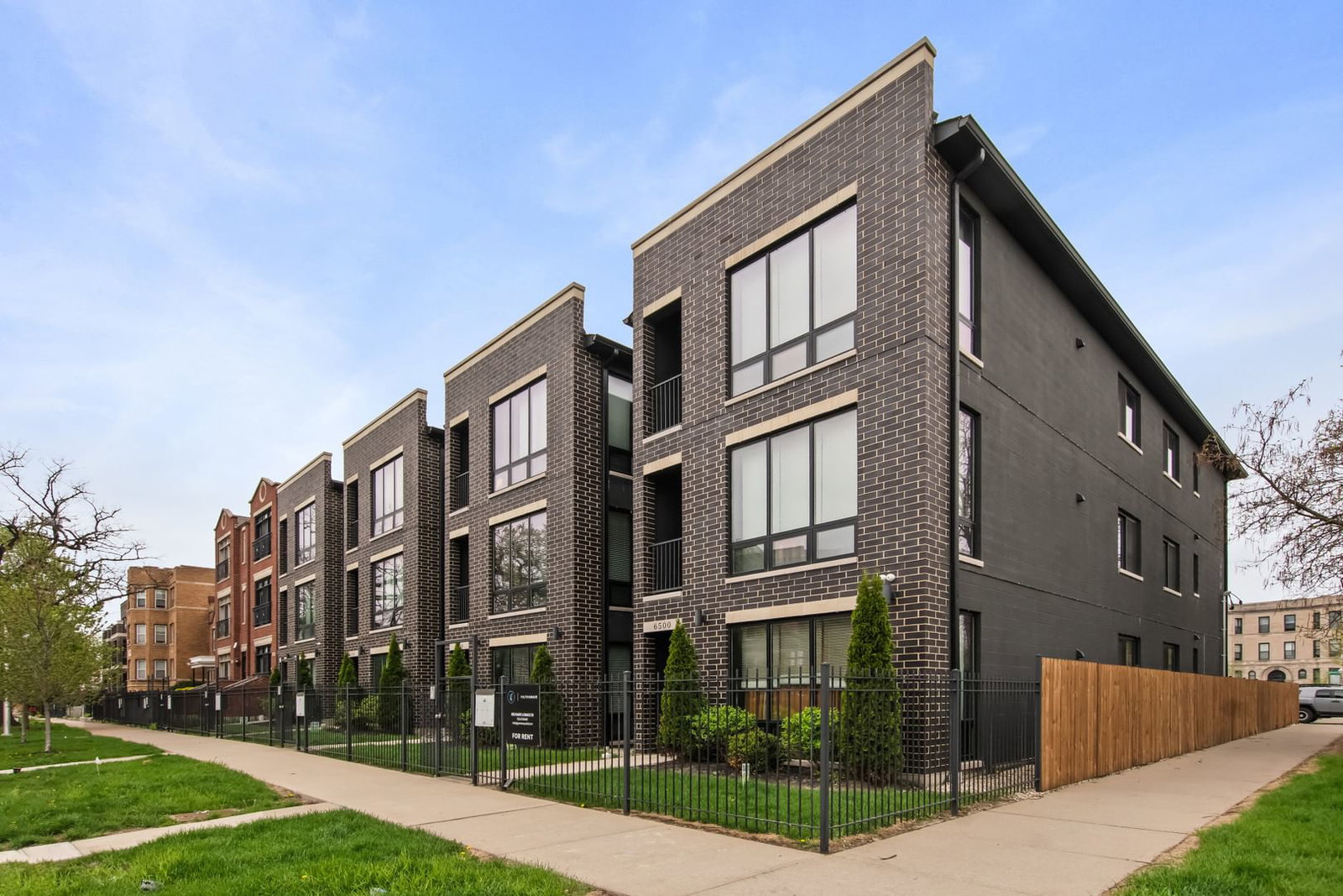 6500 S Ingleside Avenue, Chicago, IL 60637 — exterior view