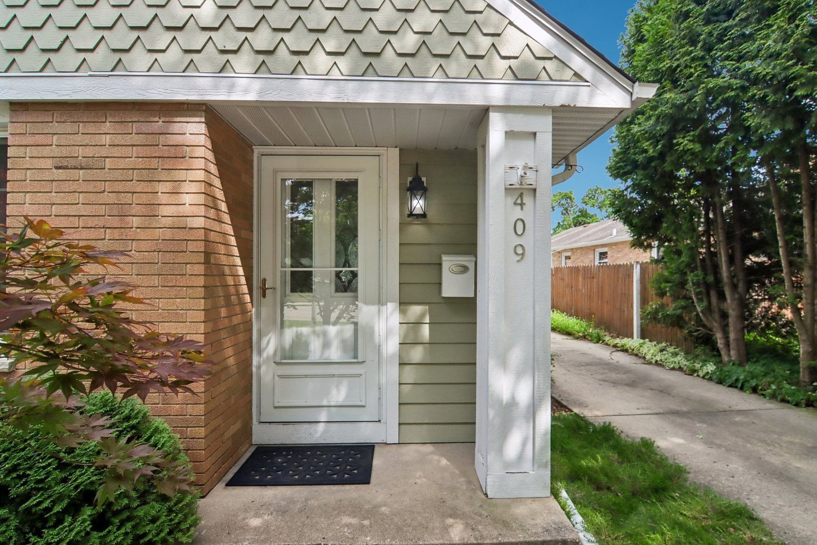 409 Hubbard Avenue, Elgin, IL 60123 — exterior view