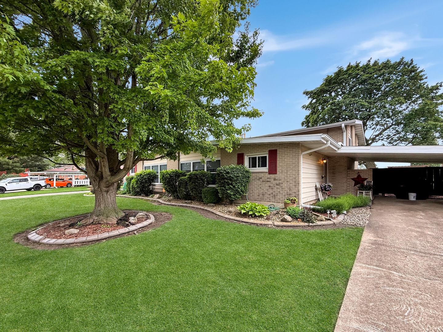 1616 Golfview Circle, Rantoul, IL 61866 — exterior view