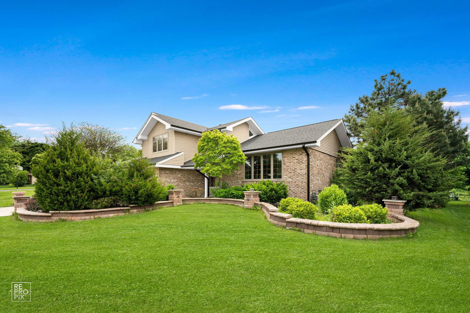 9041 Sunrise Lane, Orland Park, IL 60462 — exterior view