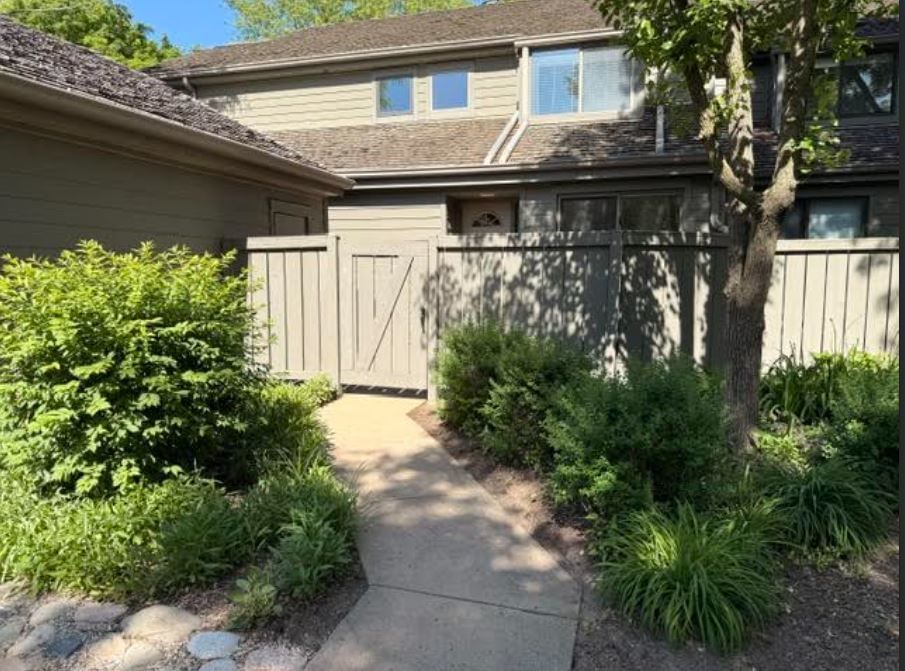 199 Timber Ridge Road #-, Lake Barrington, IL 60010 — exterior view
