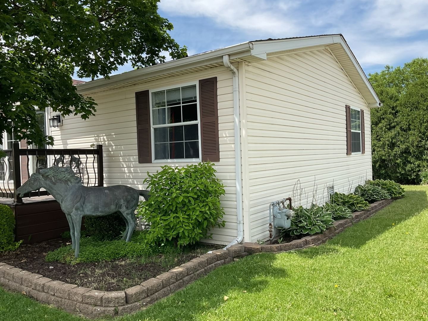 5354 AUTUMNASH , Machesney Park, IL 61115 — exterior view