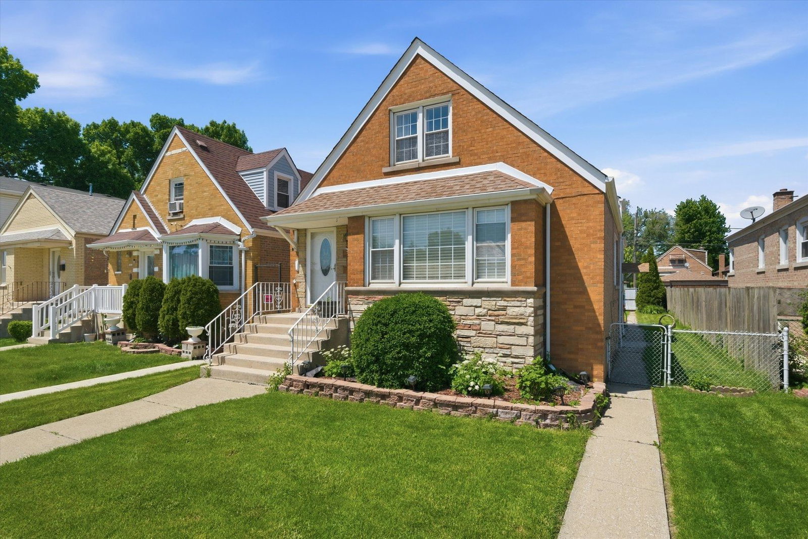3448 W 73rd Street, Chicago, IL 60629 — exterior view
