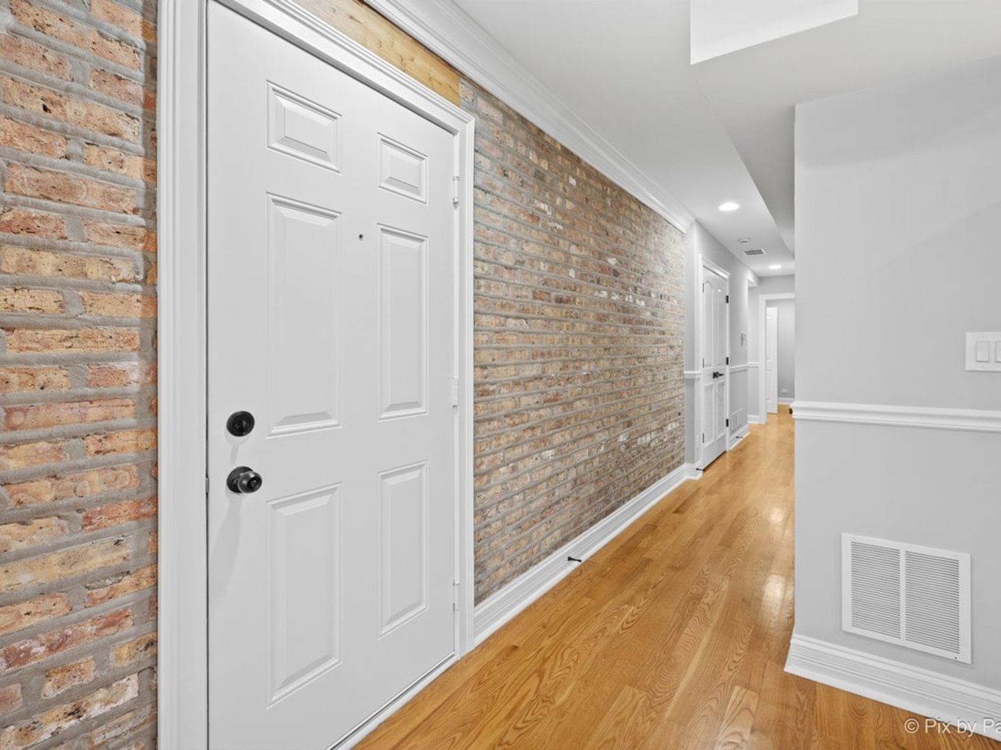 5217 N Winthrop Avenue #G, Chicago, IL 60640 — exterior view