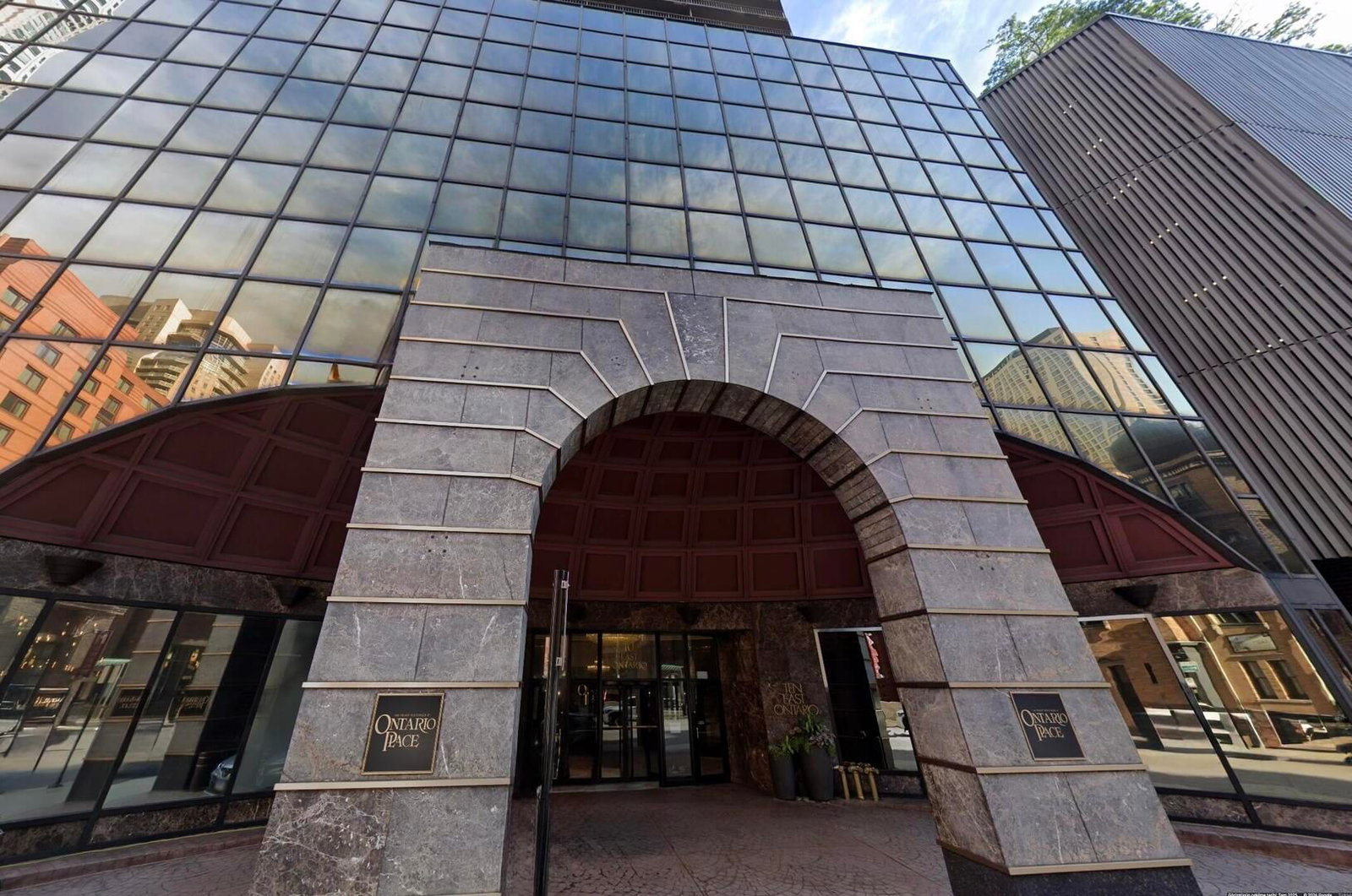10 E Ontario Street #2509, Chicago, IL 60611 — exterior front view
