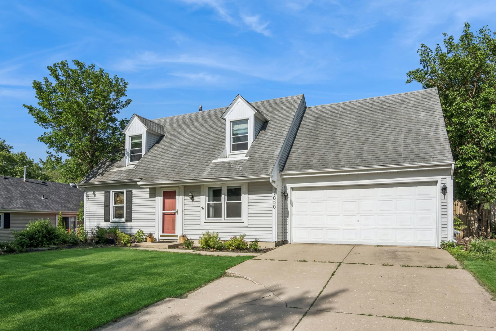 1050 Grenada Drive, Aurora, IL 60506 — exterior view