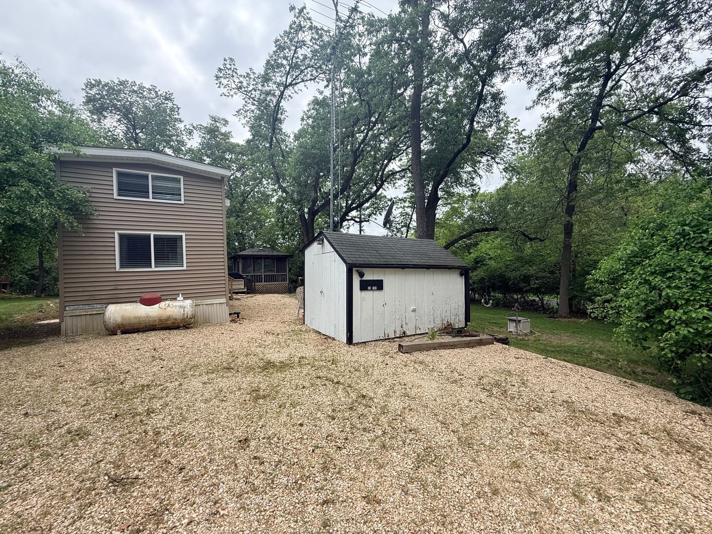 26-149/150 Woodhaven Lakes , Sublette, IL 61367 — exterior view