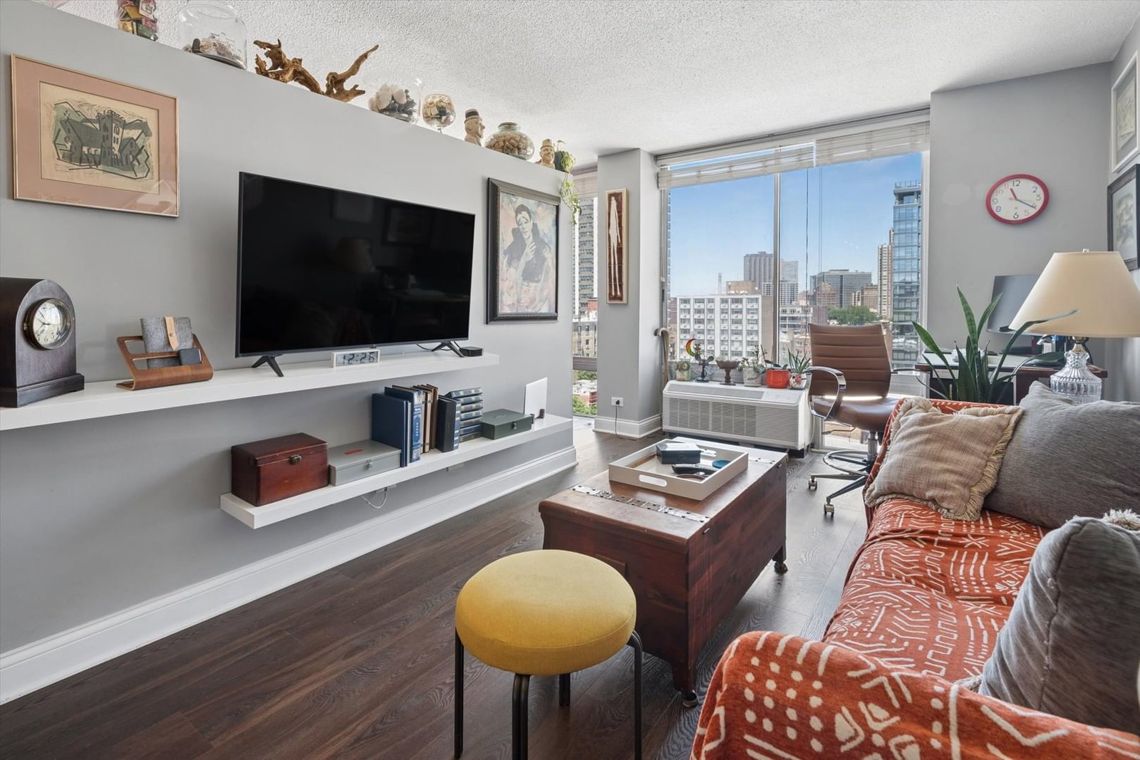 450 W Briar Place #9C, Chicago, IL 60657 — exterior view
