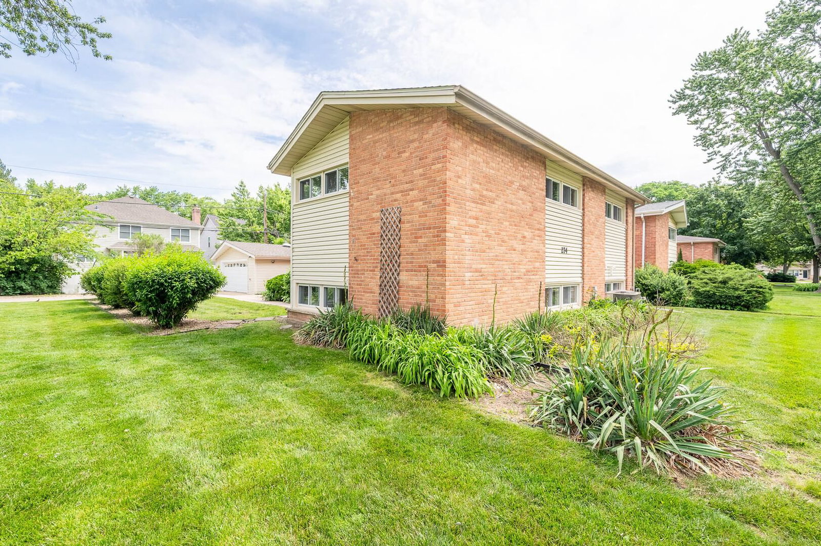 274 Pleasant Hill Boulevard, Palatine, IL 60067 — exterior view