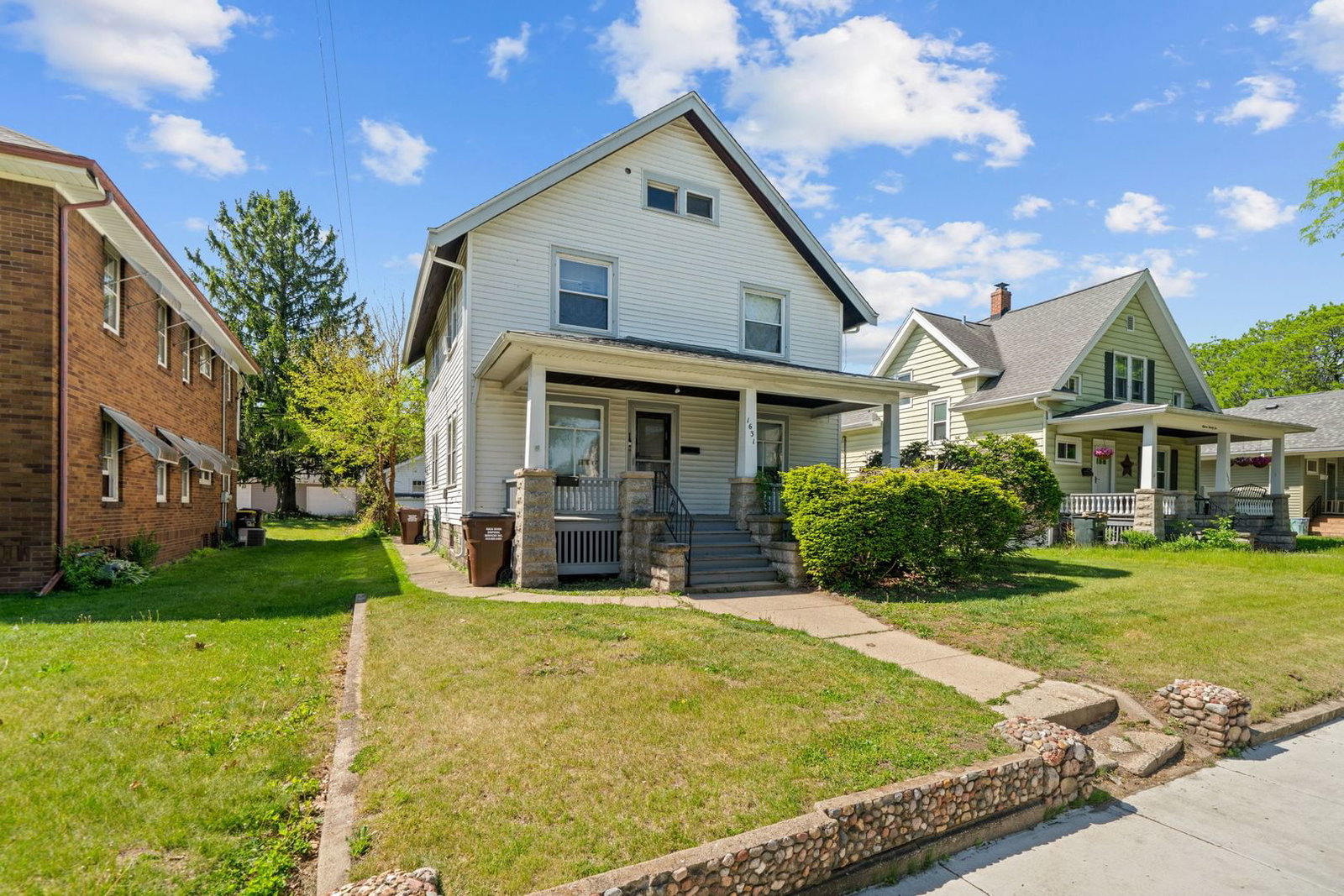 1631 8th Avenue, Rockford, IL 61104 — exterior view