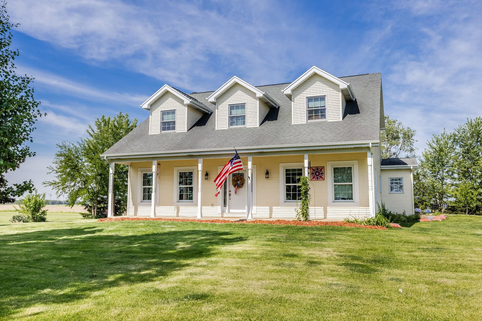 9208 N 14500e Road, Grant Park, IL 60940 — exterior view