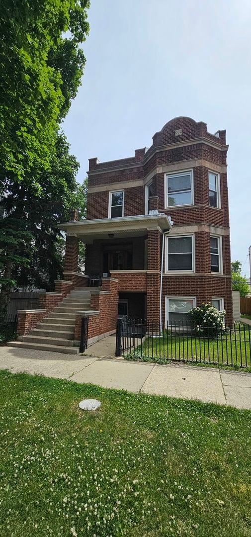 3823 N Bernard Street, Chicago, IL 60618 — exterior view