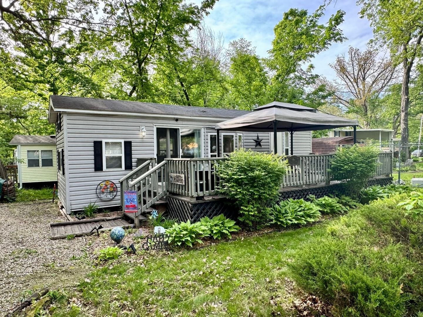 2795 E 28th Road, Seneca, IL 61360 — exterior view