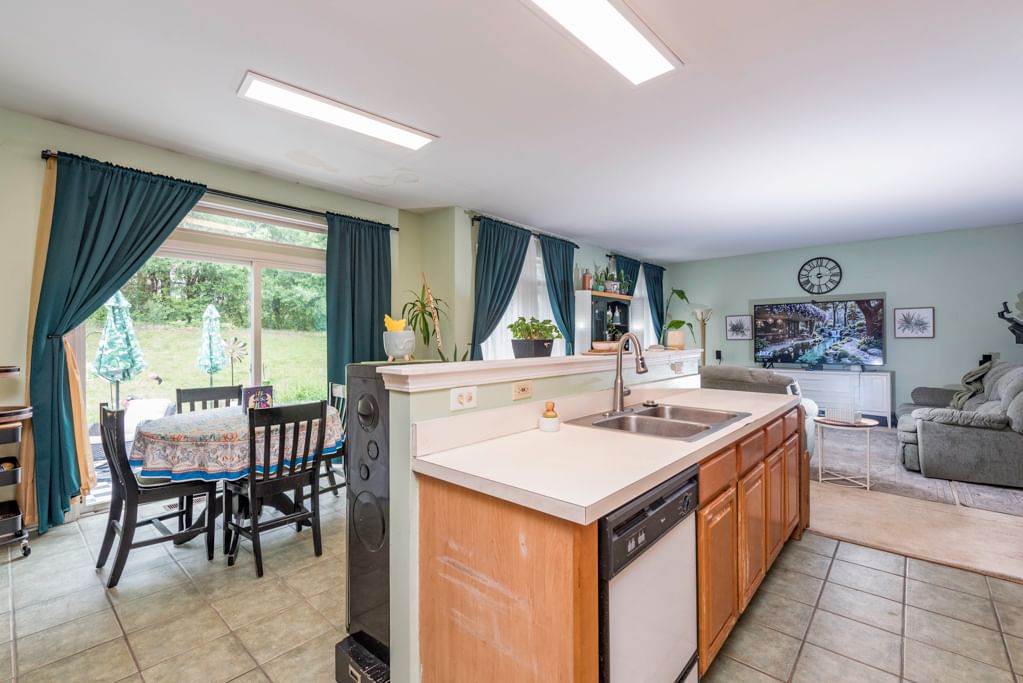 1494 Almaden Lane, Gurnee, IL 60031 — kitchen view
