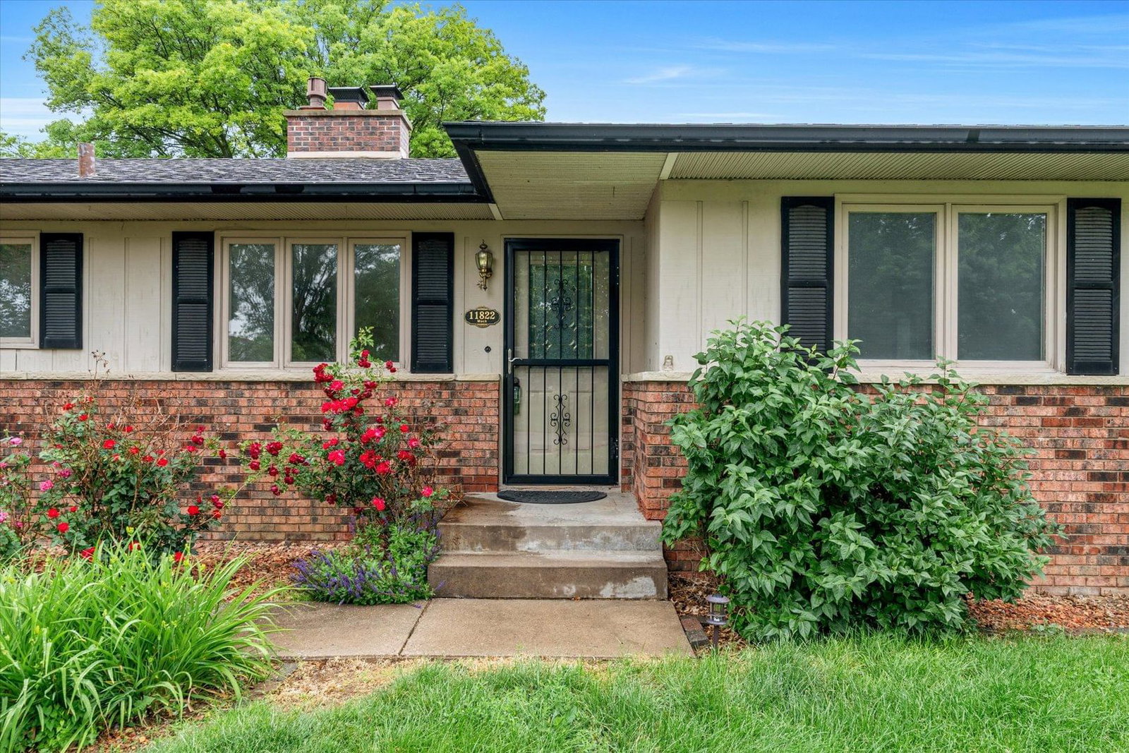 11822 3rd Street, Milan, IL 61264 — exterior view