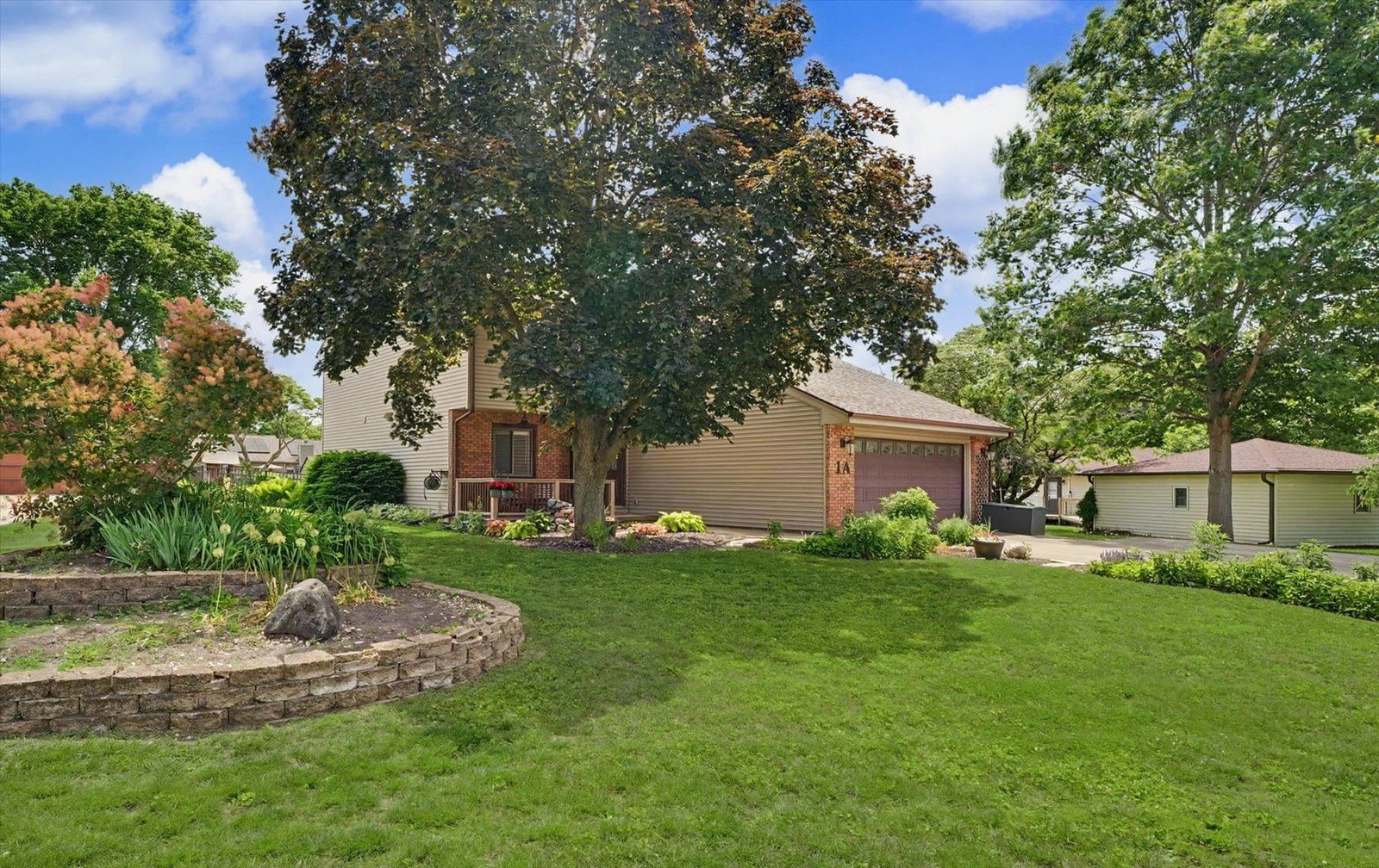 1 James Court, Sidney, IL 61877 — exterior view