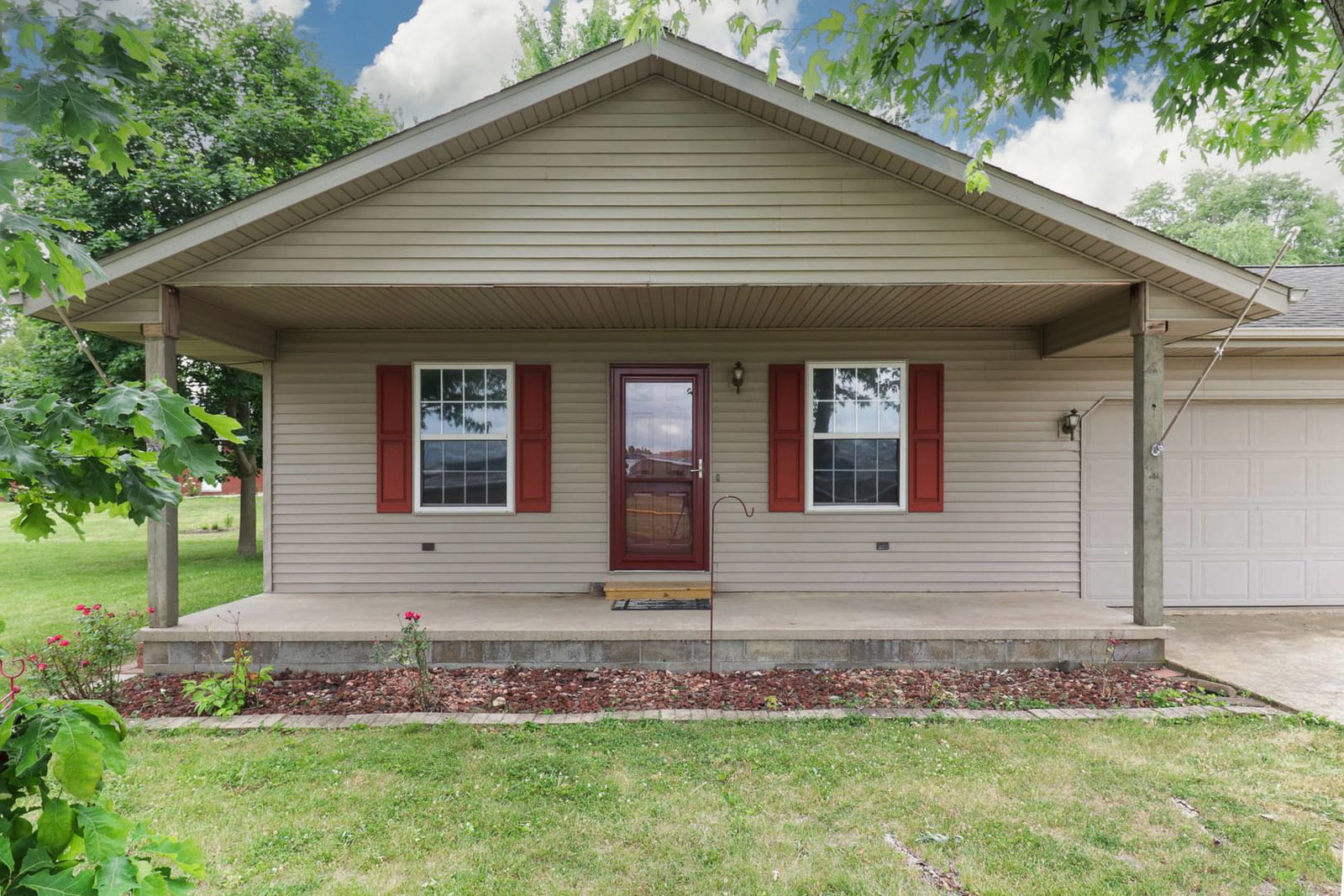 101 A S State Street, Danvers, IL 61732 — exterior view