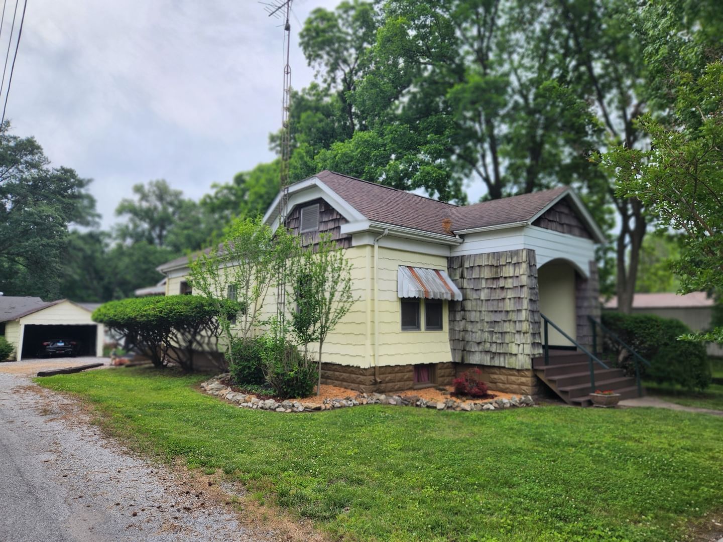 312 N Beaucoup Street, Pinckneyville, IL 62274 — exterior view