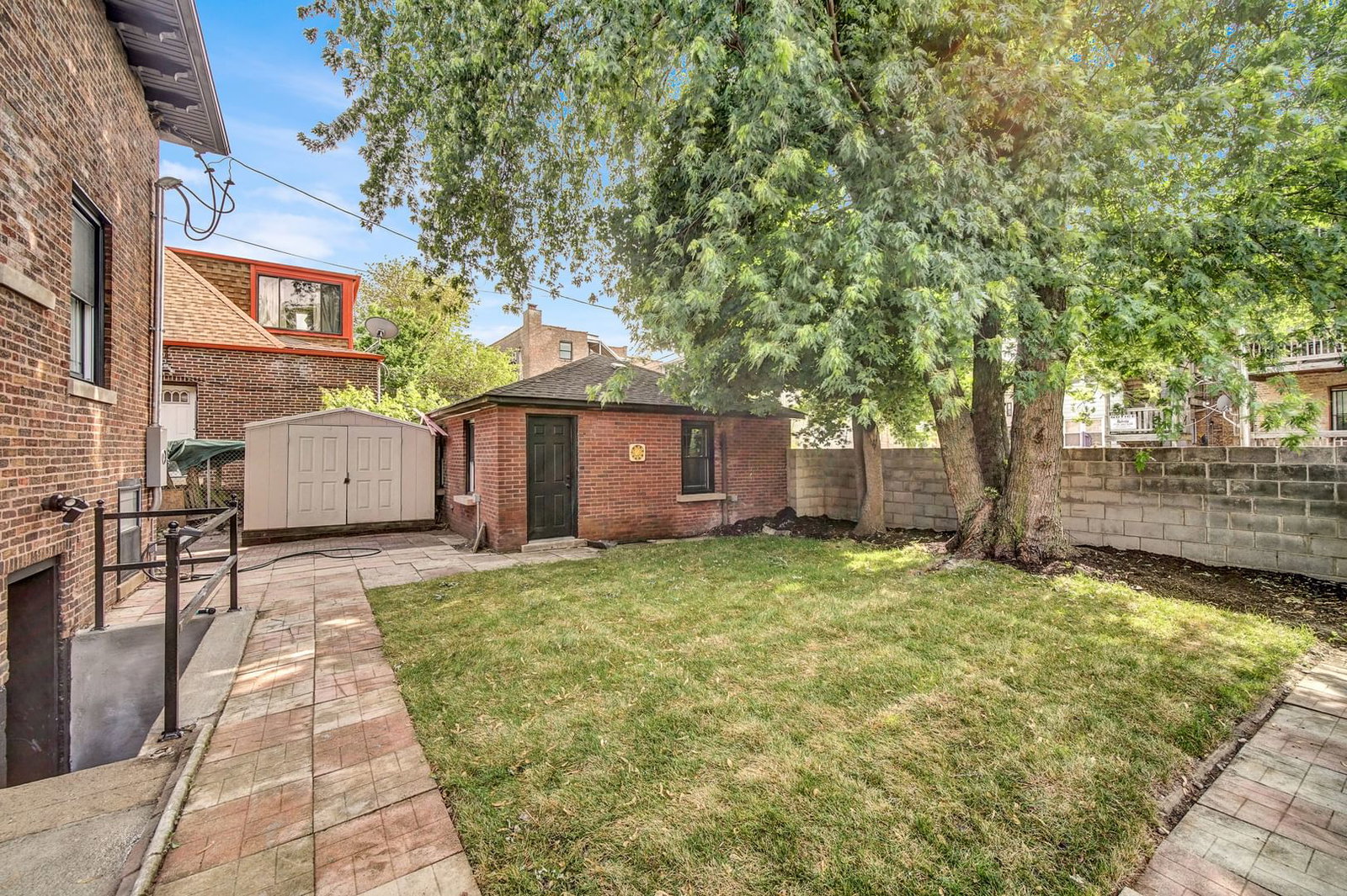 6840 S Cregier Avenue, Chicago, IL 60649 — exterior view
