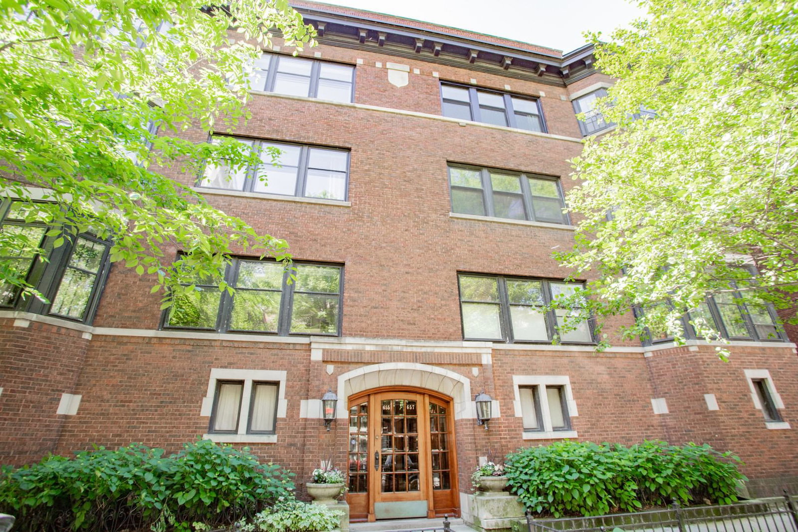 655 W Buena Avenue #3, Chicago, IL 60613 — exterior view