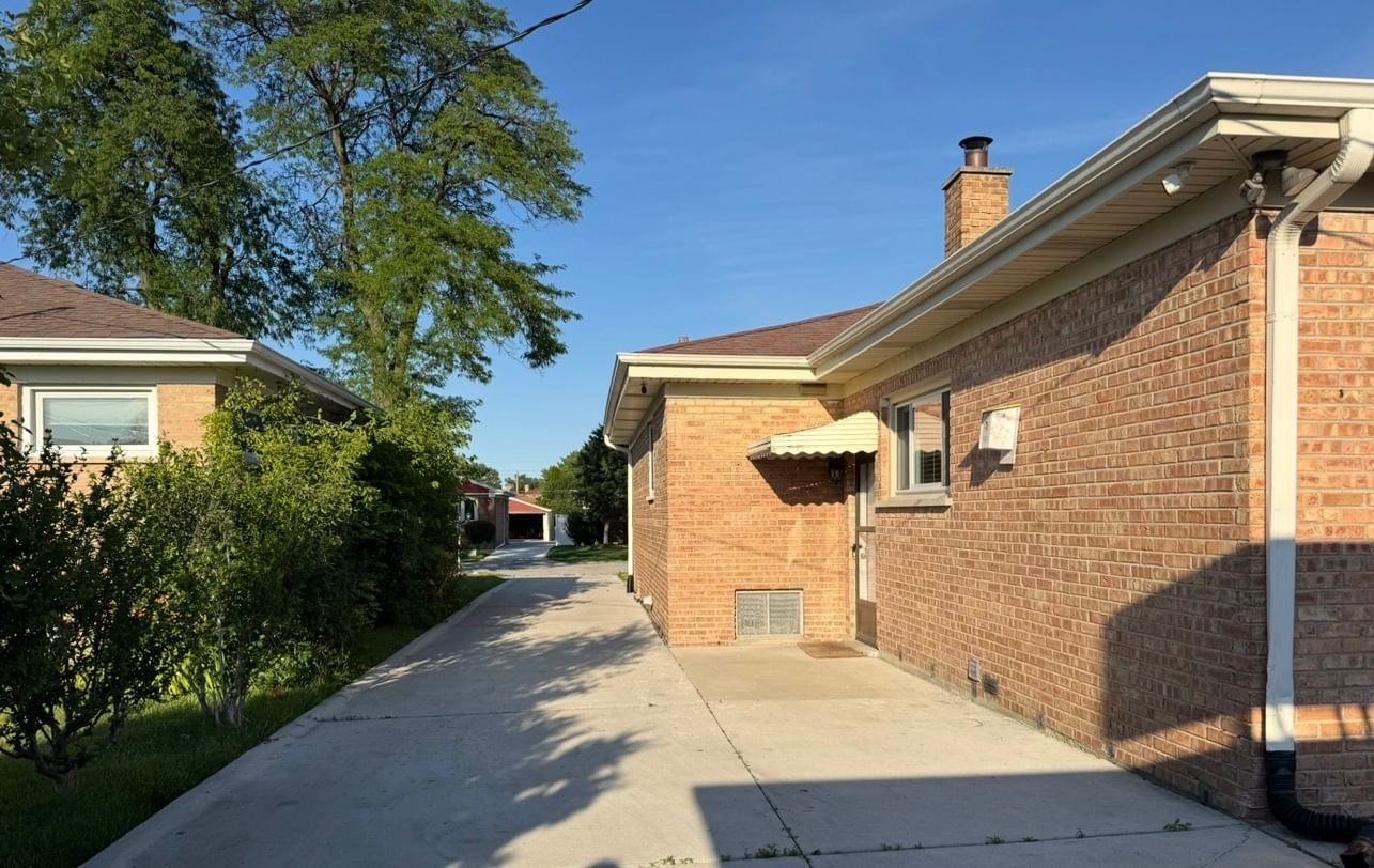 4528 Grace Street, Schiller Park, IL 60176 — exterior view