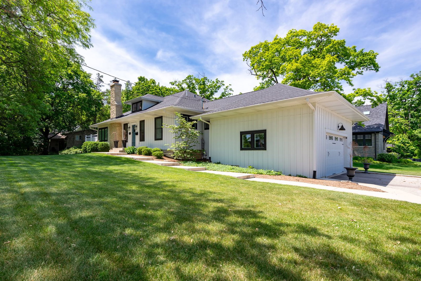 1045 N 5th Avenue, St. Charles, IL 60174 — kitchen view