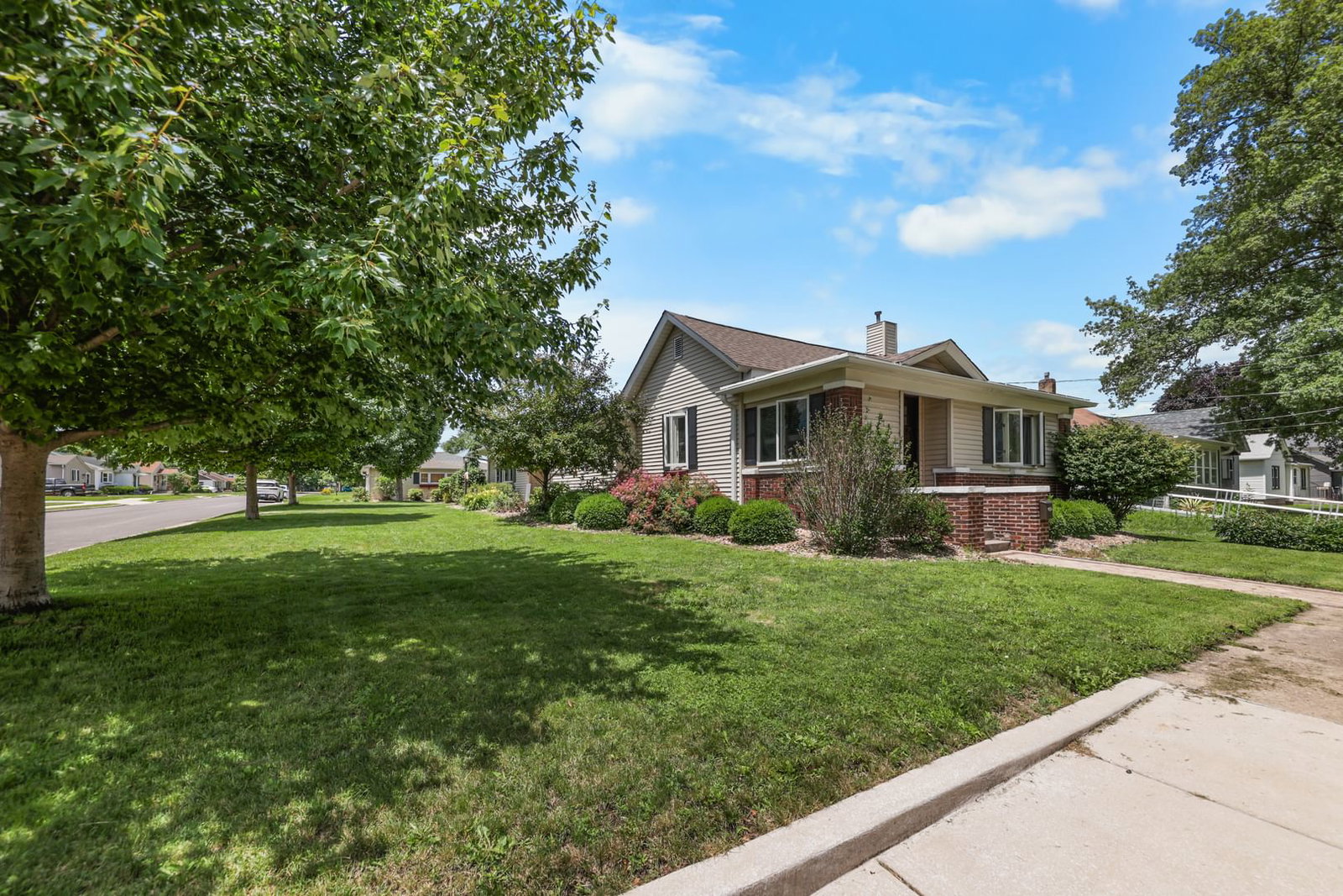 412 S 5th Avenue, Streator, IL 61364 — exterior view