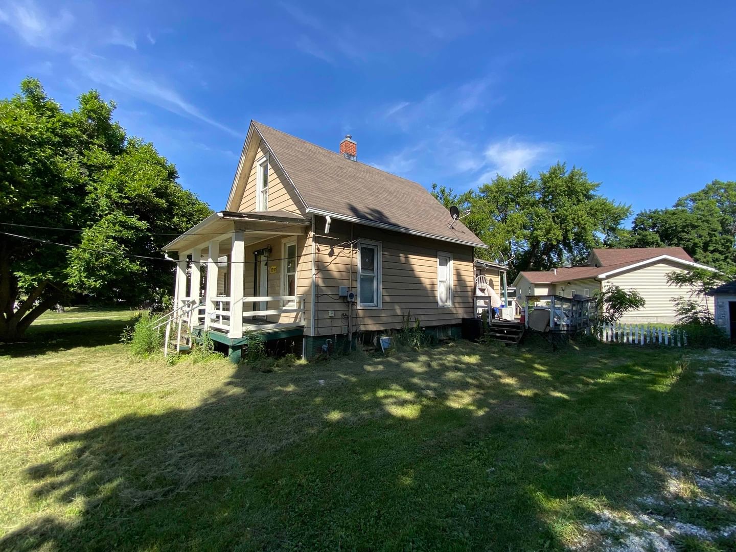 1011 Lincoln Street, Galesburg, IL 61401 — exterior view