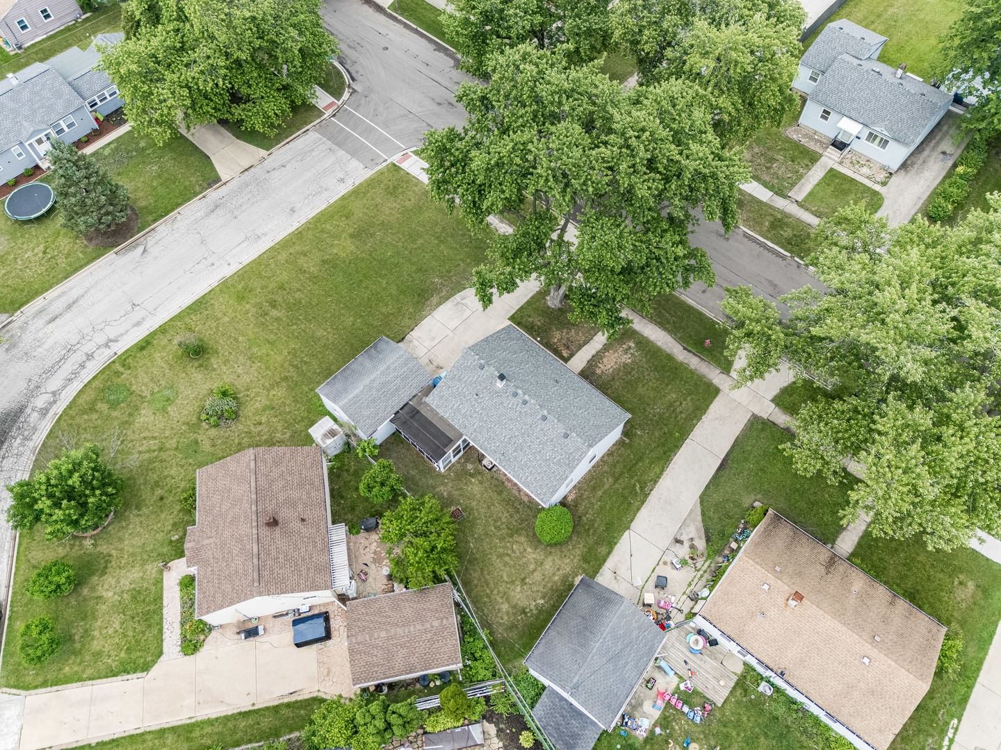 232 Westgate Drive, Aurora, IL 60506 — exterior view