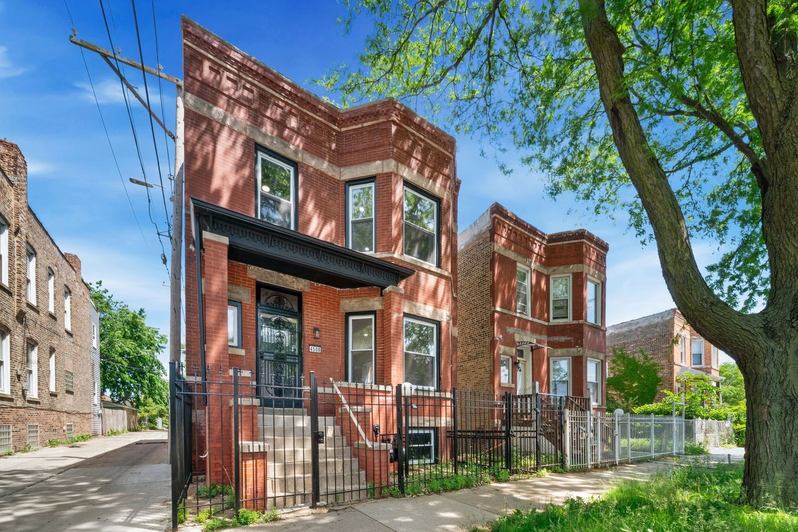 4508 W Congress Parkway, Chicago, IL 60624 — exterior view