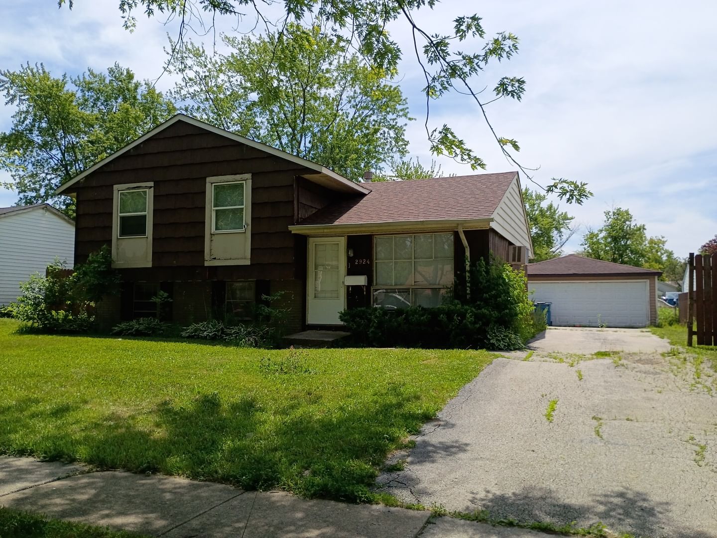 2924 224th Place, Sauk Village, IL 60411 — exterior view