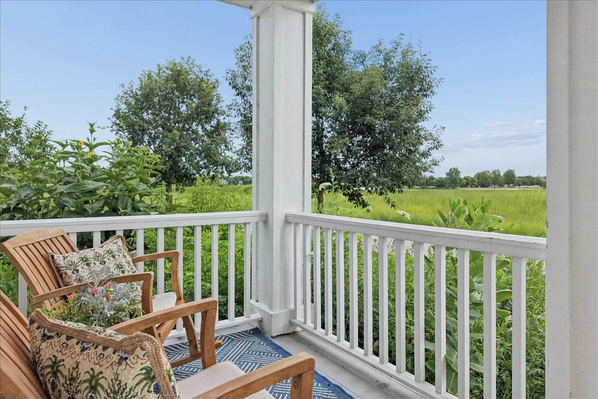 860 Blazing Star Road, Grayslake, IL 60030 — kitchen view