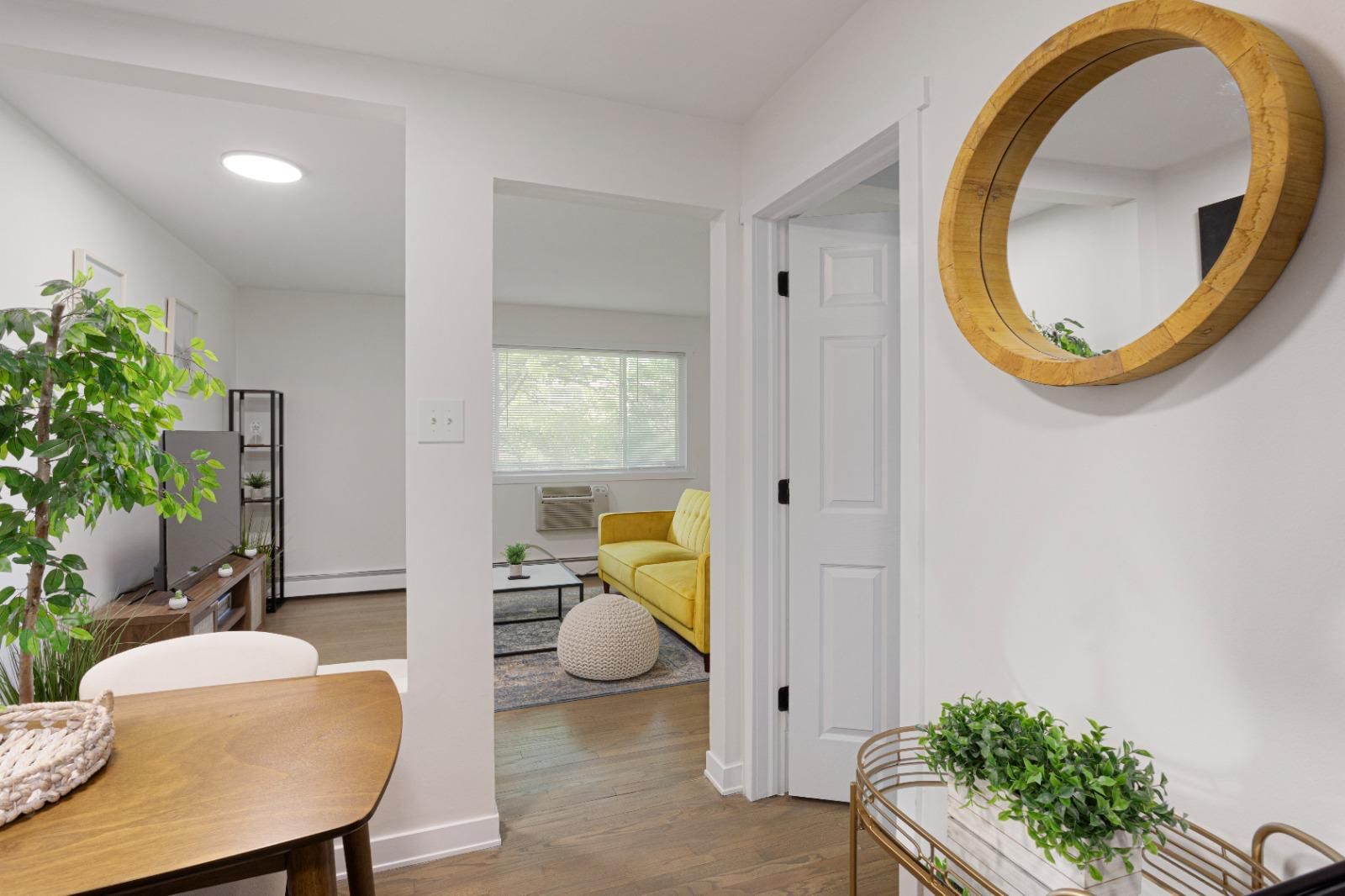 1404 W Estes Avenue, Chicago, IL 60626 — kitchen view