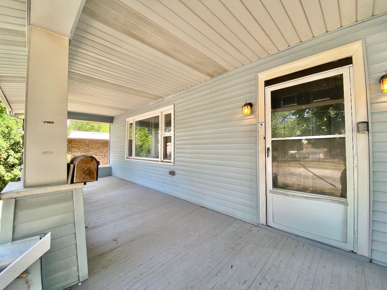685 E 142nd Street, Dolton, IL 60419 — exterior view