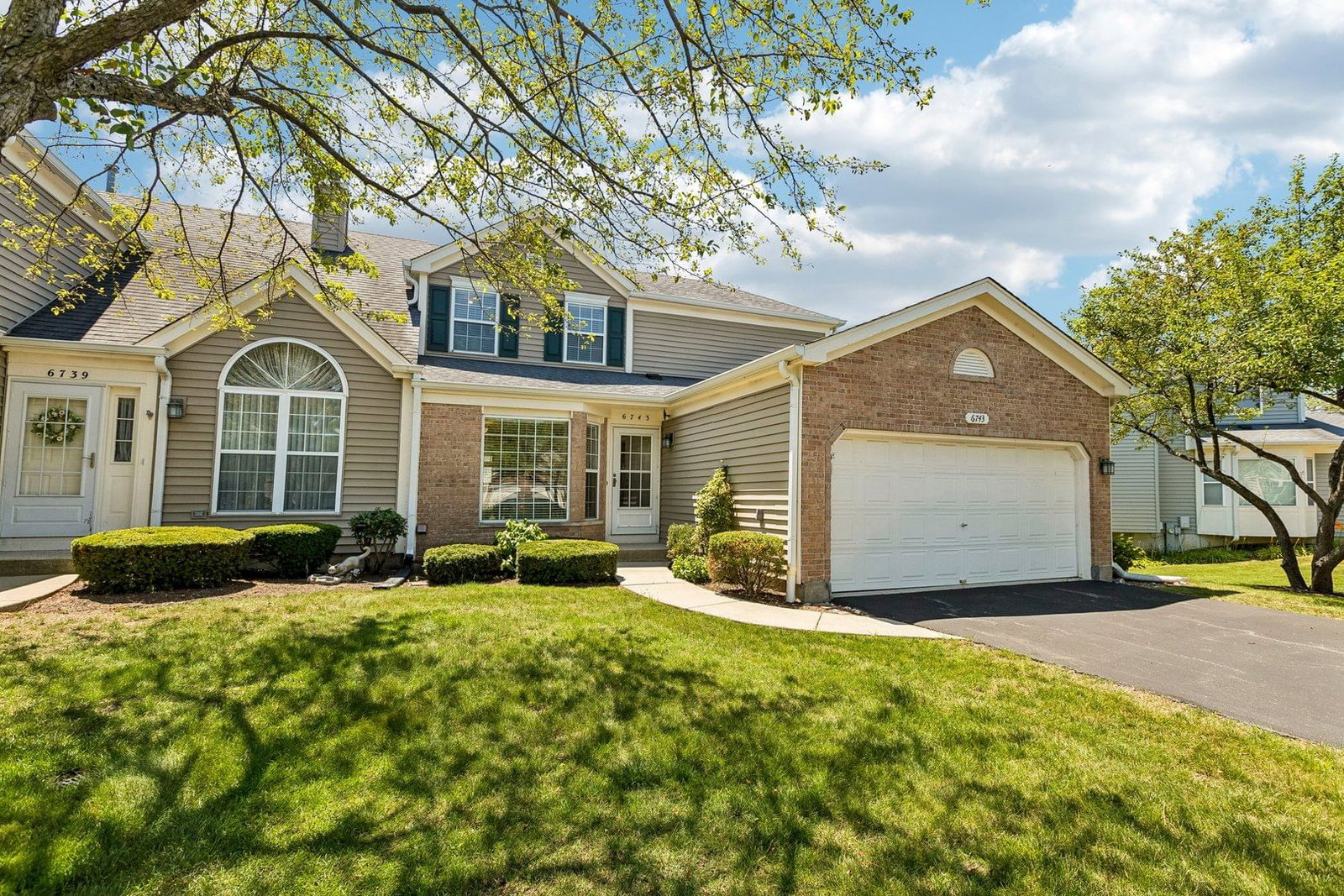 6743 E Wellsley Court, Gurnee, IL 60031 — exterior view