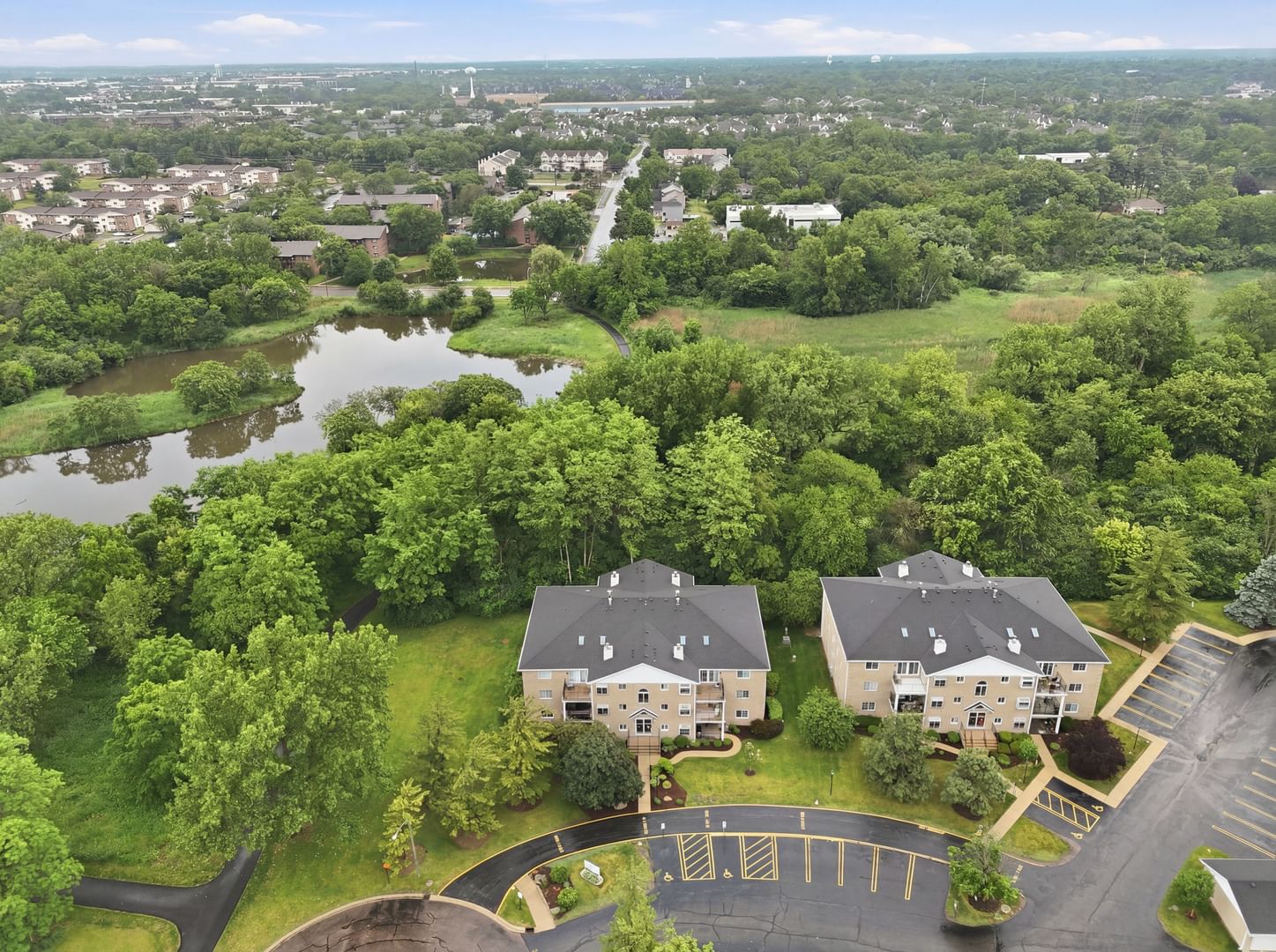 462 S President Street #101, Carol Stream, IL 60188 — exterior view