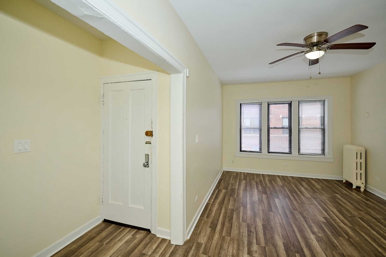 1355 W Touhy Avenue #3N, Chicago, IL 60626 — exterior view