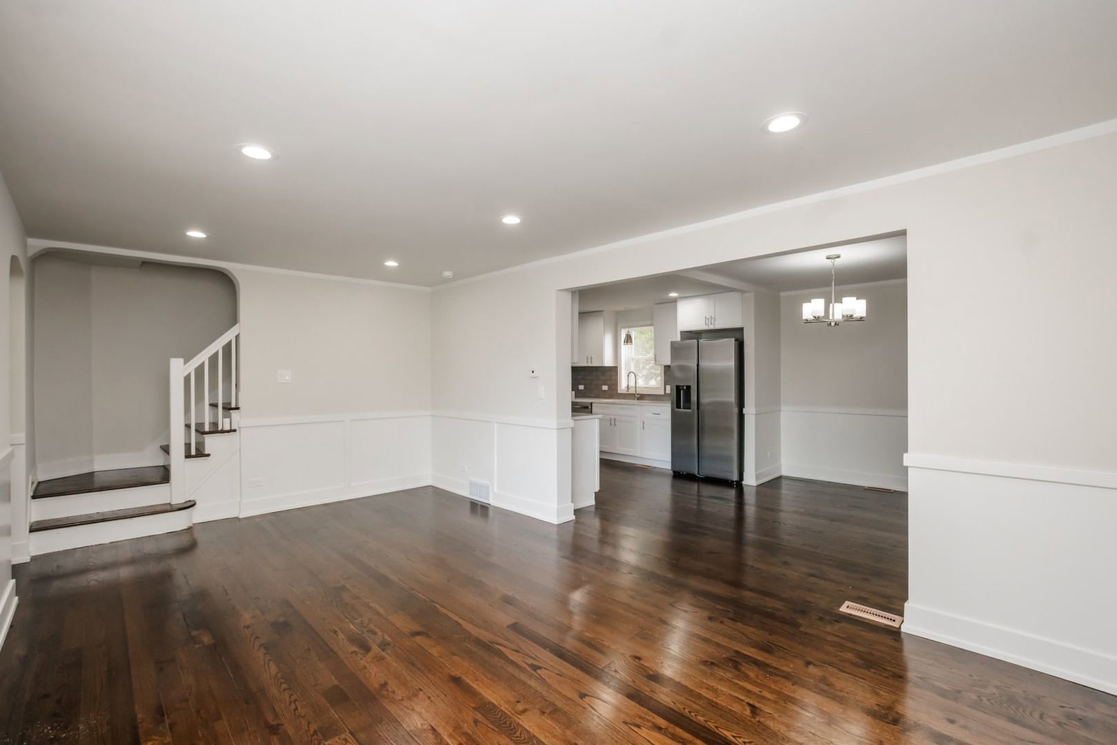 10048 S Saint Lawrence Avenue, Chicago, IL 60628 — exterior view