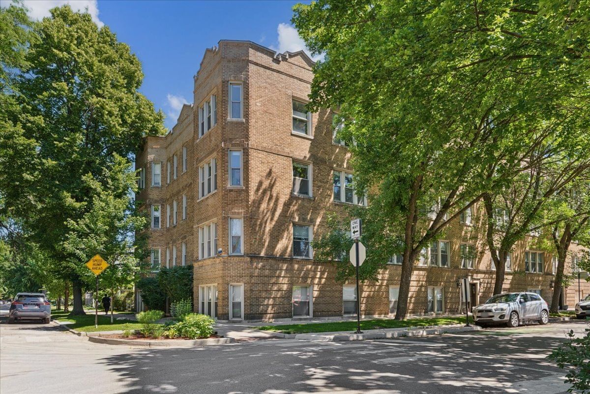 2152 W Ainslie Street #D2, Chicago, IL 60625 — exterior view