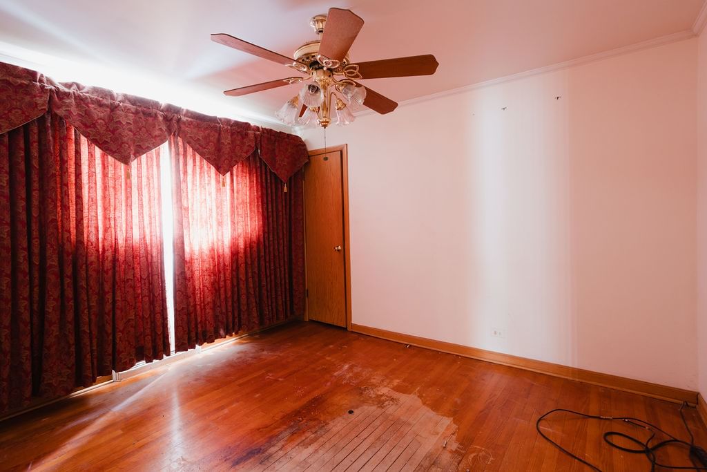 2545 E 93rd Street, Chicago, IL 60617 — living view