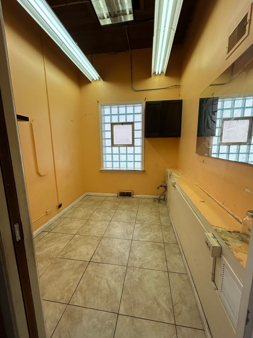 10853 S Western Avenue, Chicago, IL 60643 — bedrooms view