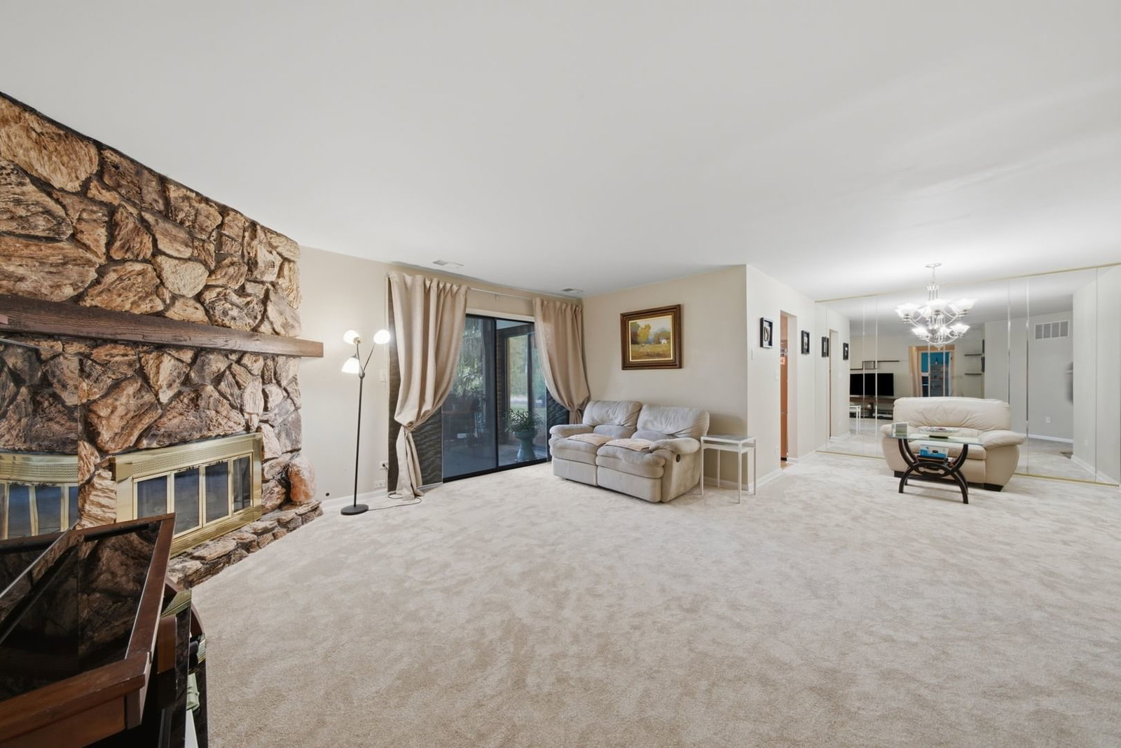 2340 E Old Hicks Road #1, Palatine, IL 60074 — kitchen view