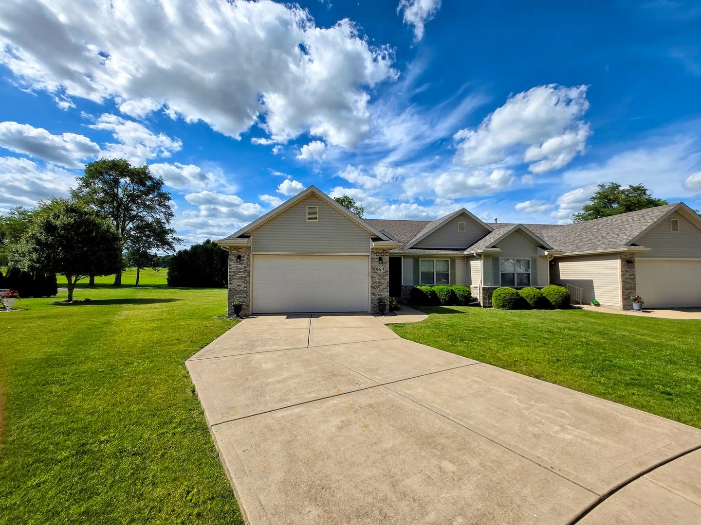 963 Brown Drive, Momence, IL 60954 — exterior view