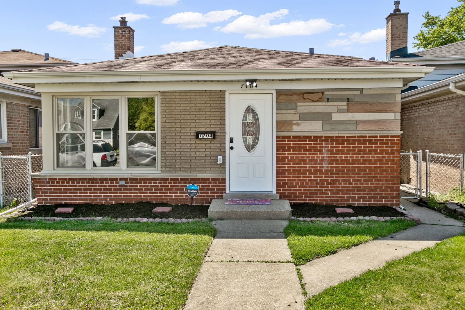 7704 Mcvicker Avenue, Burbank, IL 60459 — exterior view