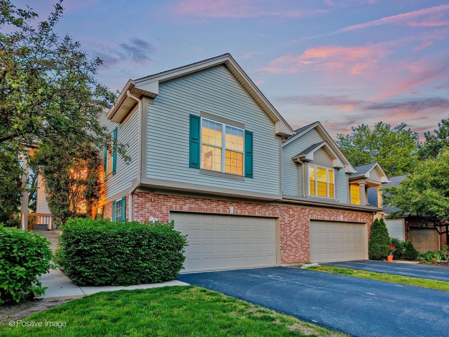 121 Commons Court, Wheeling, IL 60090 — exterior view