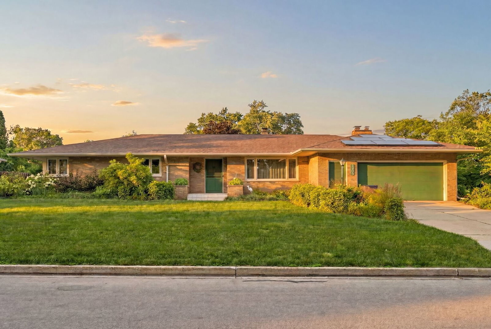 525 E High Street, Sycamore, IL 60178 — exterior view