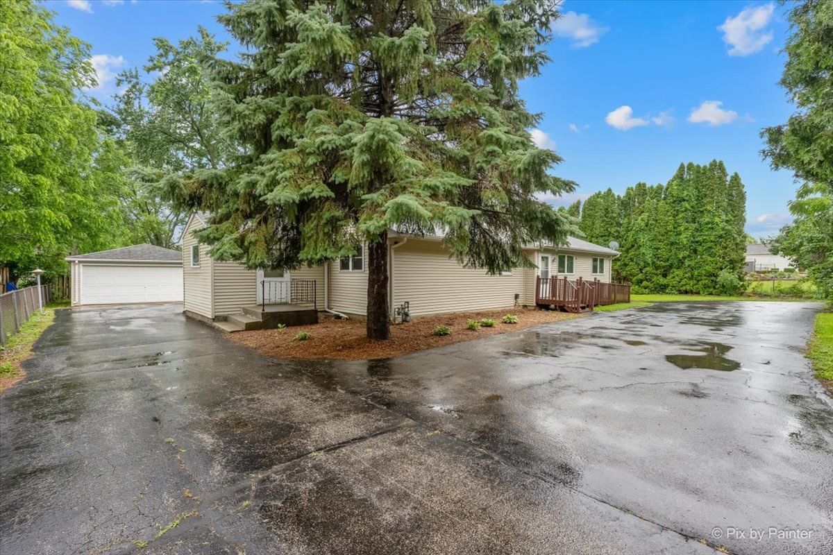 9011 W Sunset Drive, Wonder Lake, IL 60097 — exterior view