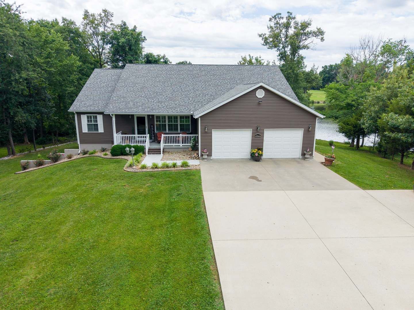 10829 Clubview Court, Benton, IL 62812 — exterior view